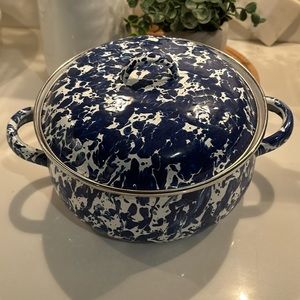 Golden Rabbit cobalt swirl Dutch oven